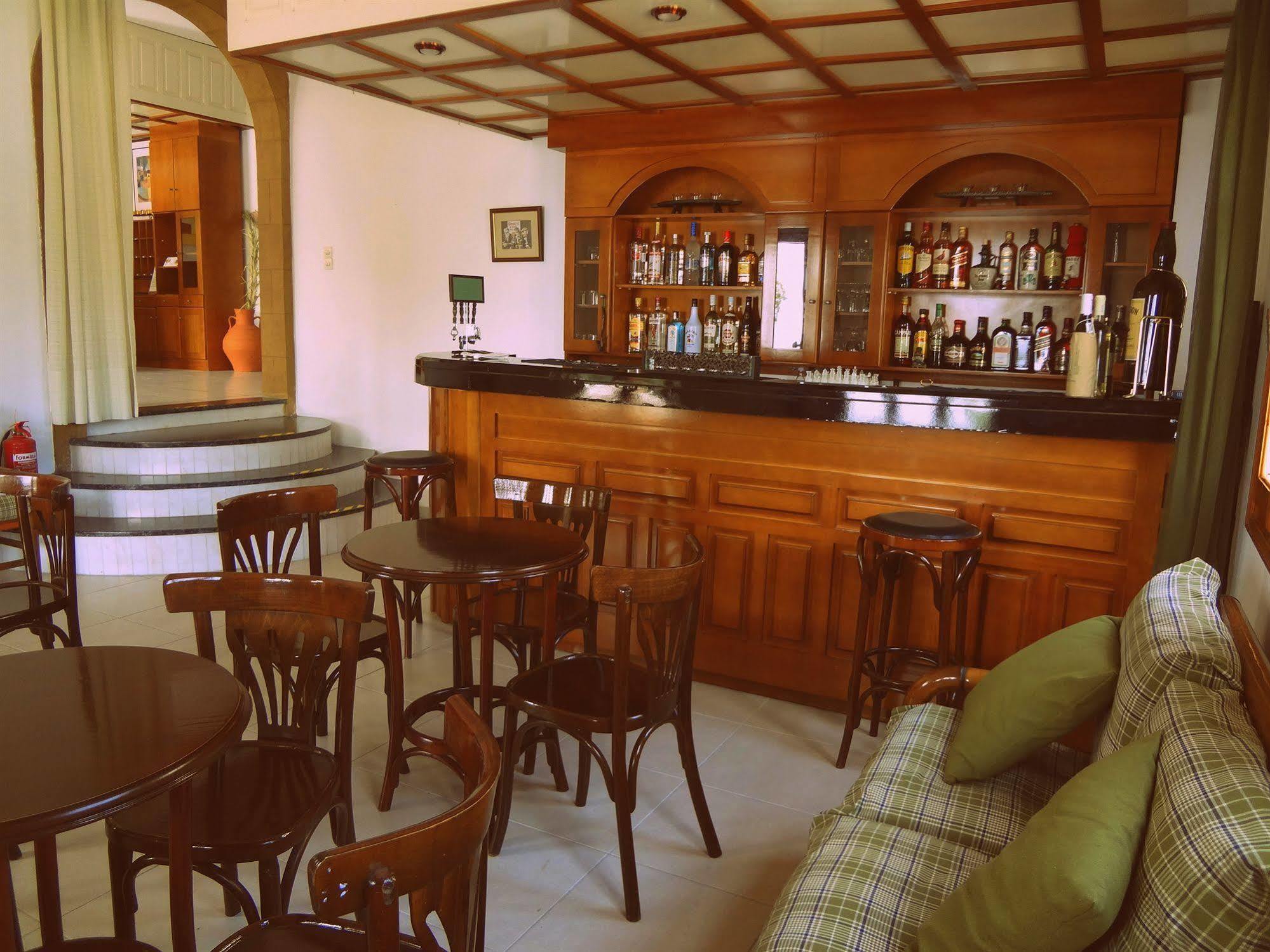 Blue Bay Hotel Skála Extérieur photo